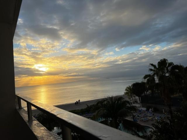 Ocean Manor Tiki Sunset Retreat Hotel Lauderdale-by-the-Sea Luaran gambar